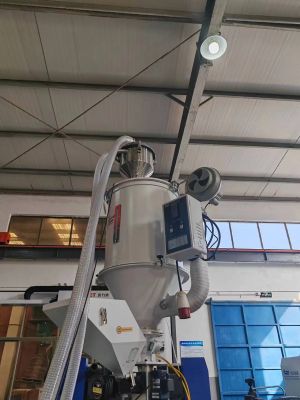  Automatic feeding machine 